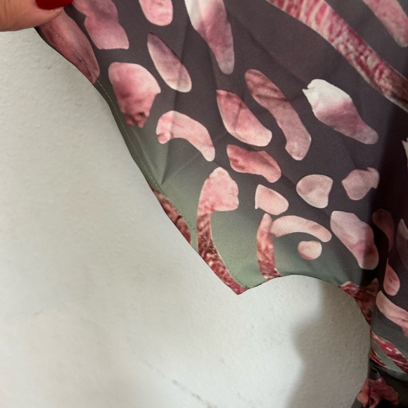 Women’s Maxi Dress w Cap Sleeves and Slit in the back
Size S
NWT - Picture 5 of 6